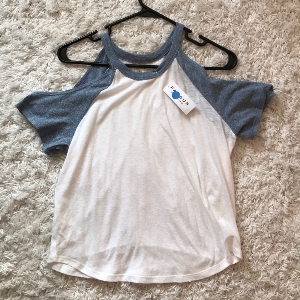 exposed shoulder shirt